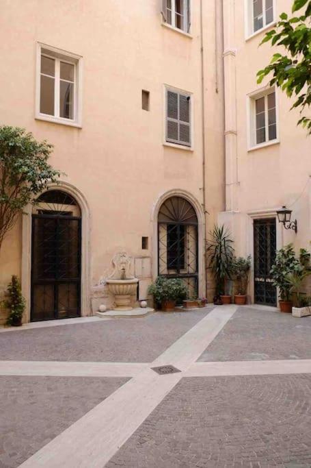Beautiful Apartment Next To Piazza Di Spagna Roma Exterior foto